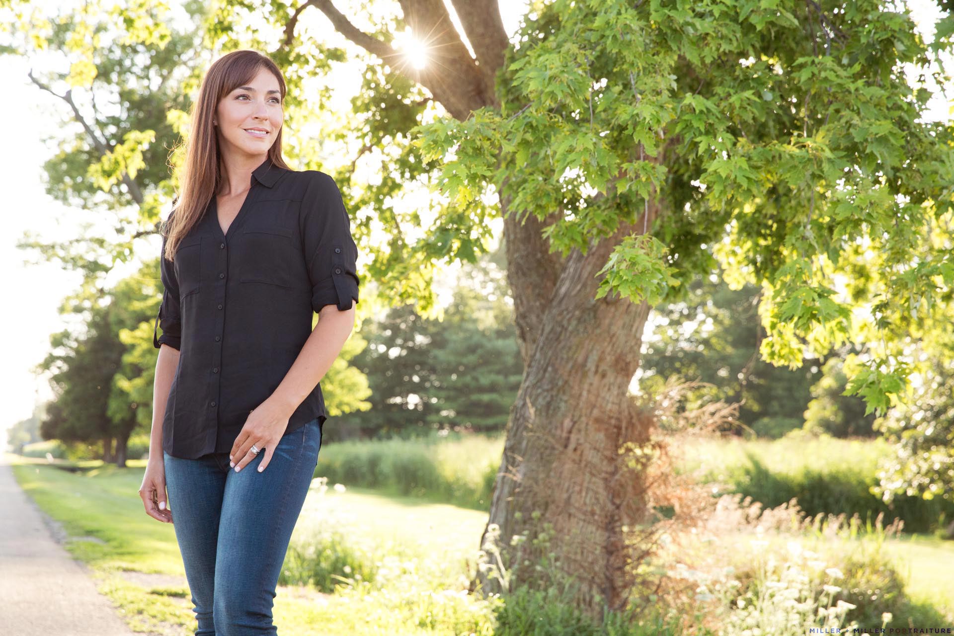 outdoor Chicago headshot bio portraits